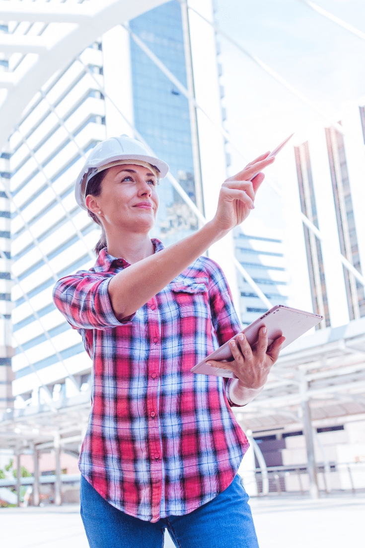 Online Real Time Monitoring of Buildings and Infrastructures