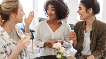 businesswomen friends