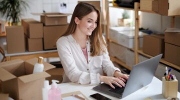 woman amazon seller